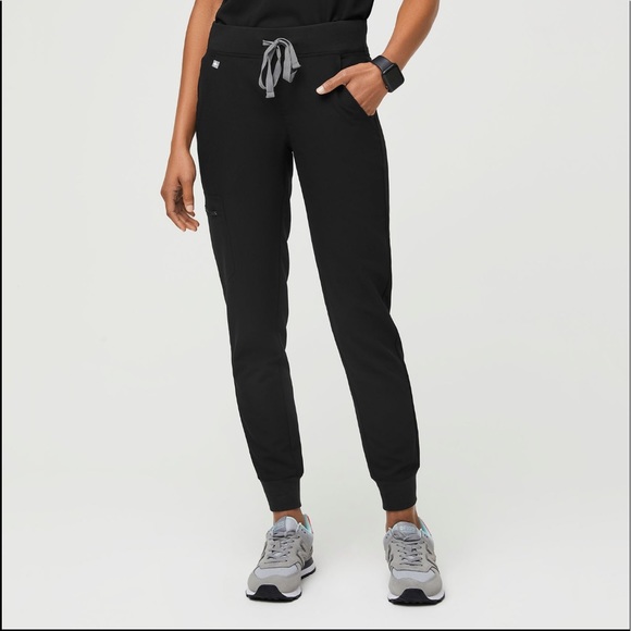 Black Figs Scrub Sets - Picture 4 of 4